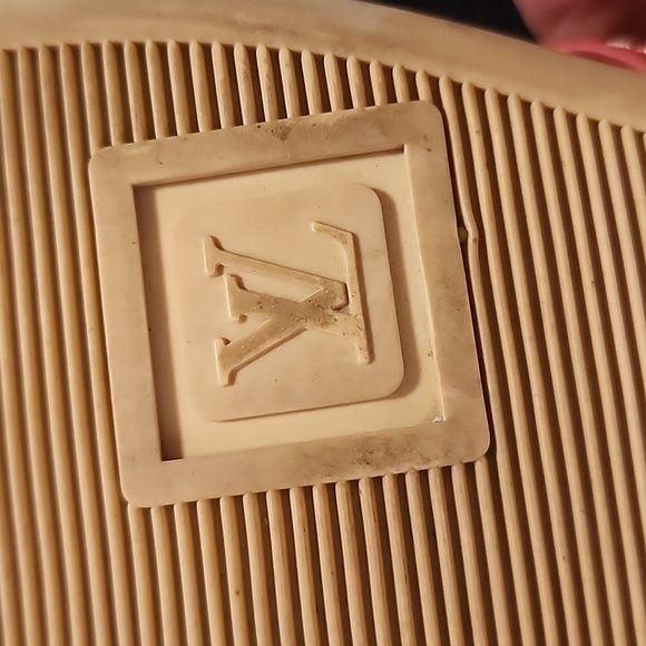 Louis Vuitton Sandals - Picture 5 of 10